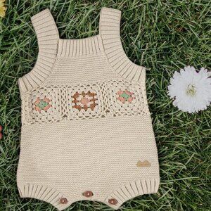 Canadian brand adorable crochet romper size 9-12 months
